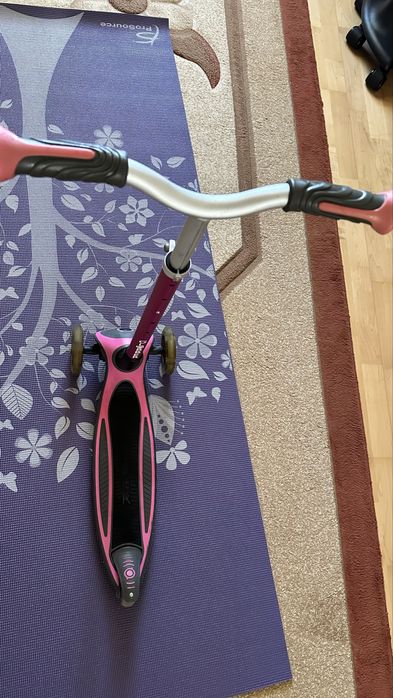 Самокат GLOBBER MASTER LIGHT Pink колеса з підсвіткою, до 50кг