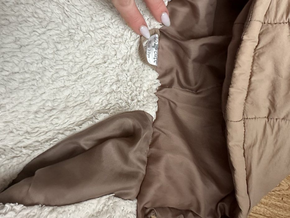 Весняна куртка для дівчинки