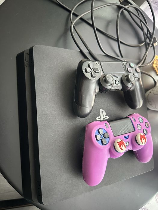 Sony playstation 4 slim