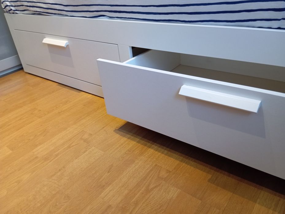 Cama IKEA Brimnes  + 2 colchões