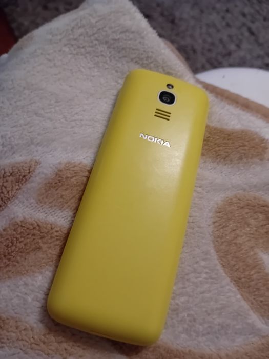 Nokia 8110 4g  żółta zadbana sprawna Polecam