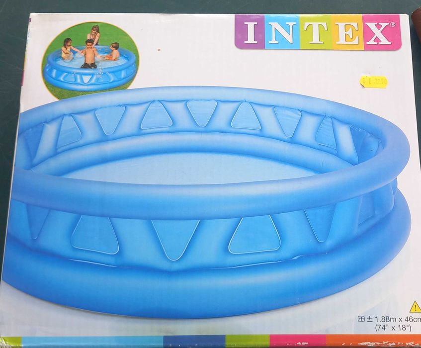 Piscina e saco de cama em excelentes estado!