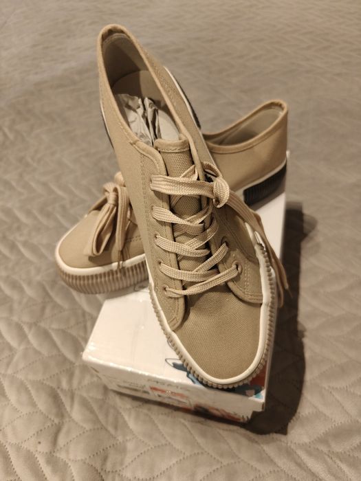 Sprzedam nowe trampki roz.40