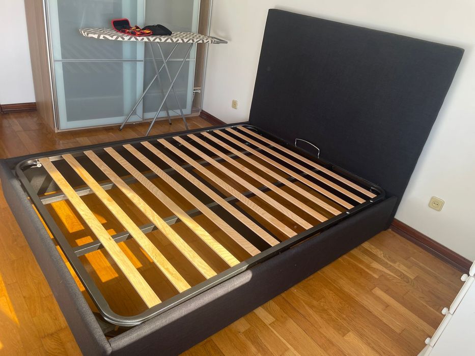 cama sommier com cabeceira e colchão