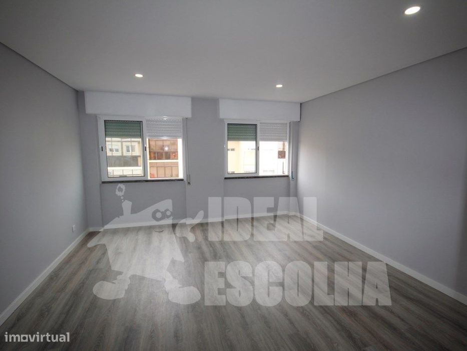 T3 CRUZ DE PAU 295 000 — Amora, Setúbal