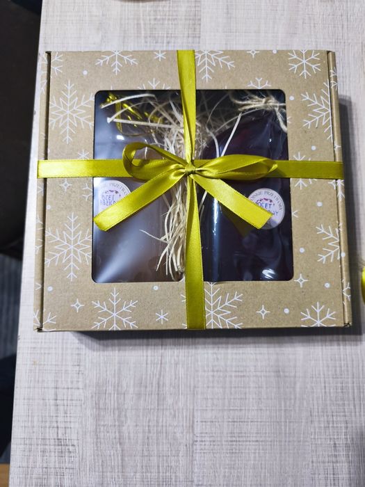 Zestaw prezentowy -ocet malinowy i jabłkowy