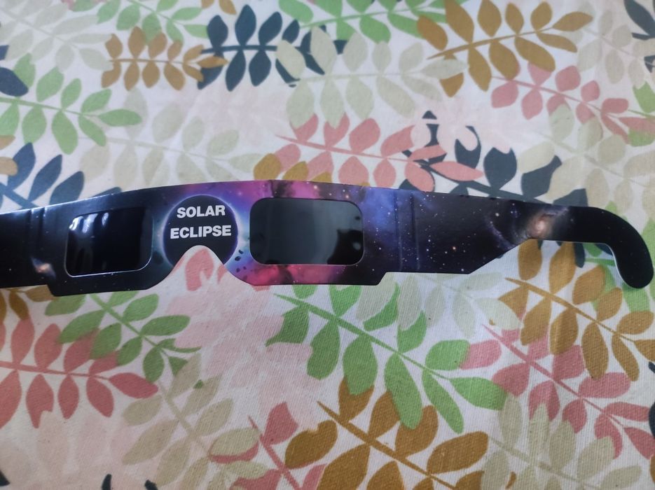 Óculos para eclipse solar