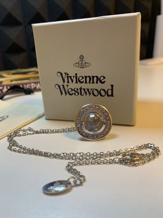 Підвіска Vivienne Westwood