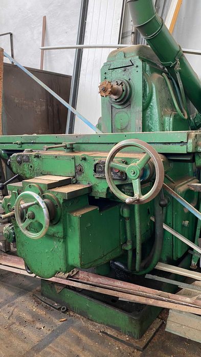 Продам широкоуніверсальний фрезерний верстат 6Р82Ш