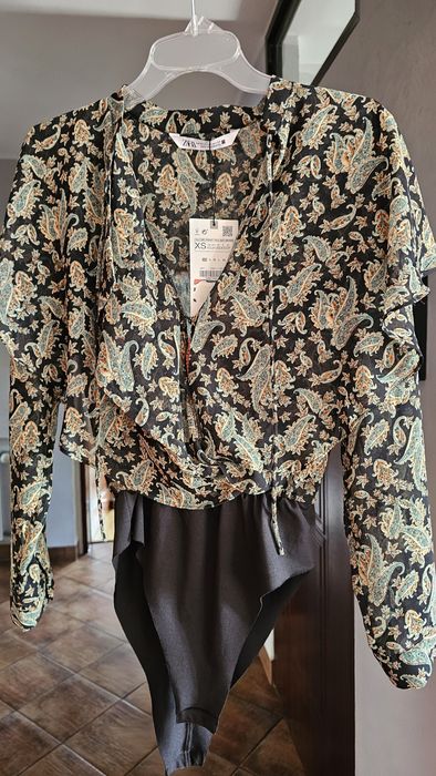 Body z koszulą Zara xs.