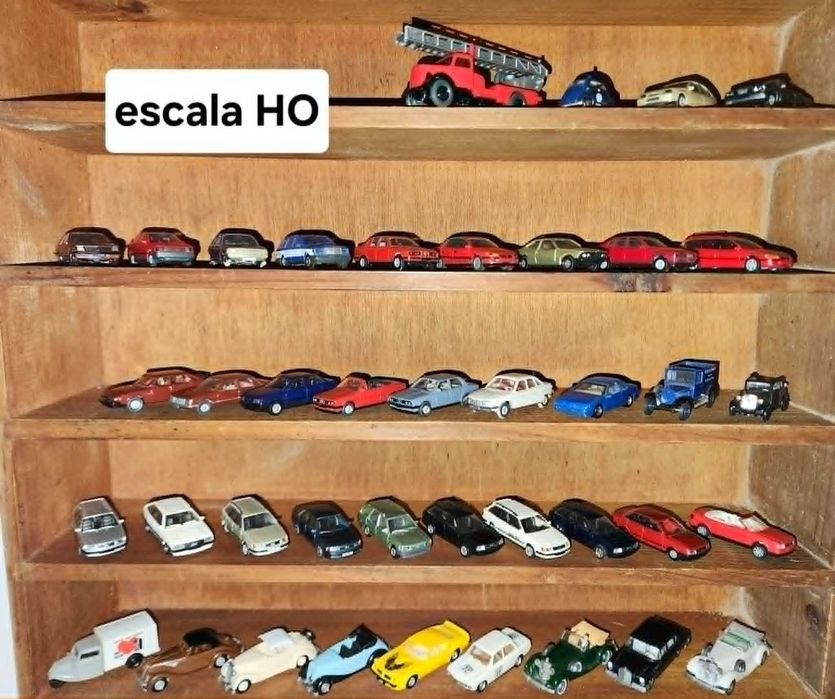 Carrinhos á escala HO de diversas marcas para modelismo