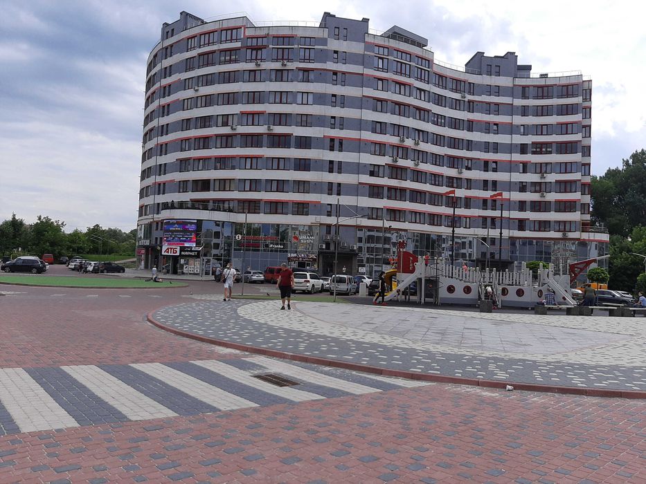 Продаж 3-к кв ПАСІЧНА . Н/Б ,А/О газове. Ремонт для себе робили. Ще ніхто не жив. Продаж з усіма меблями, що на фото.