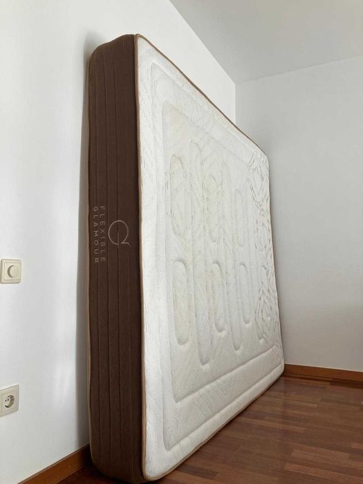 Colchão em excelente estado de conservação