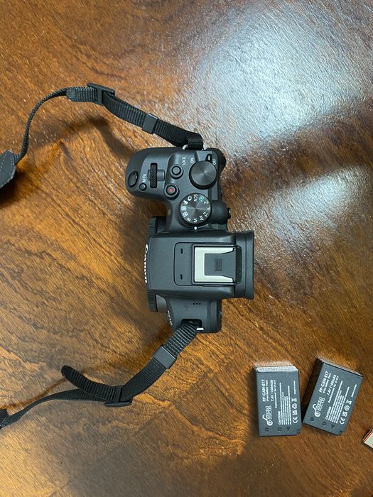 Camera Canon EOS R10