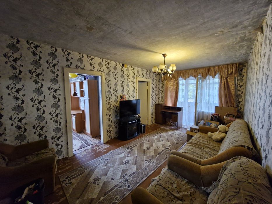 Продаж 4-х кімнатної квартири. Військове містечко 33.