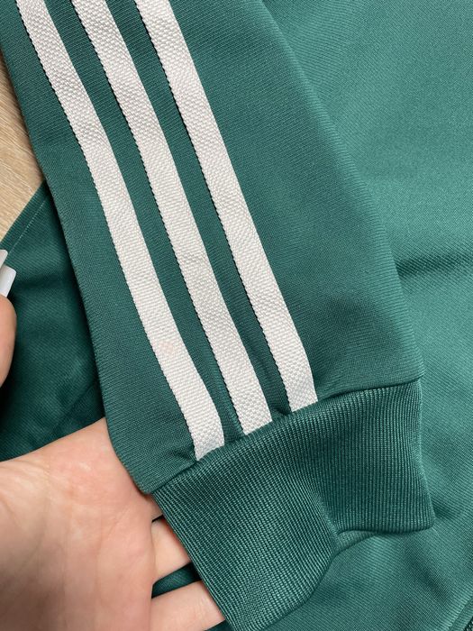 Adidas зіпка, ідеальний стан, 8/10 є незначні плямки на фото,