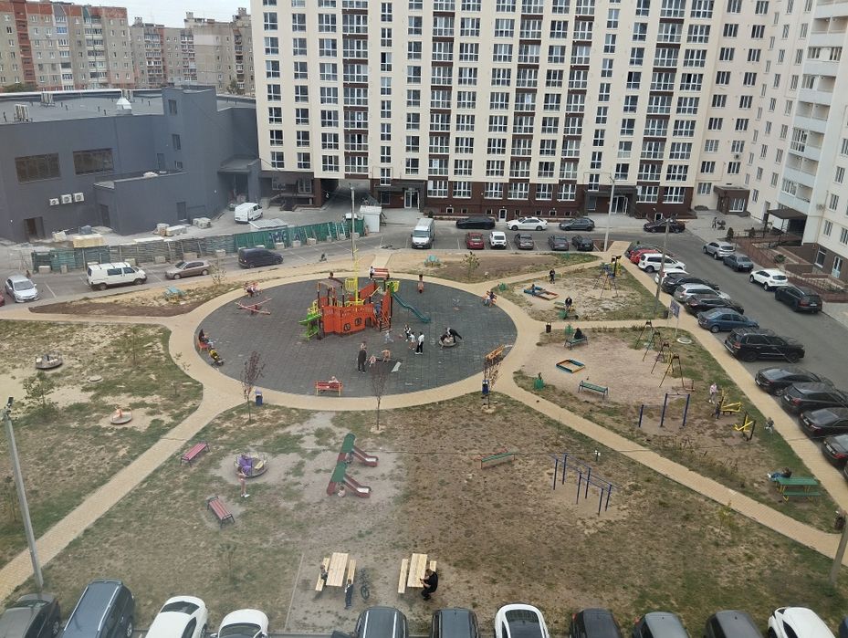 Продамо сучасну 2 кім.кв 81 м2  з евроремонтом в новому будинку р-н Ма