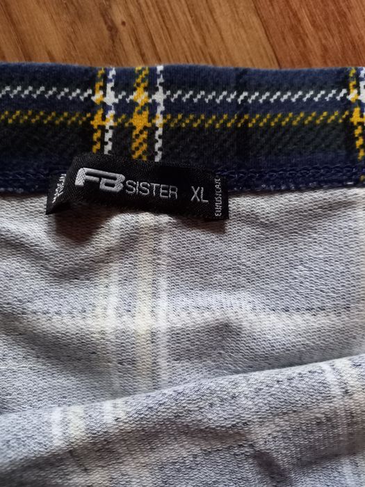 Spódniczka w kratkę r. XL