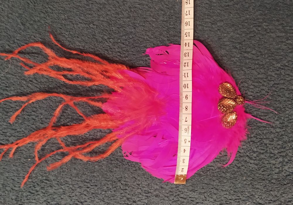 Broszka różowe piórka