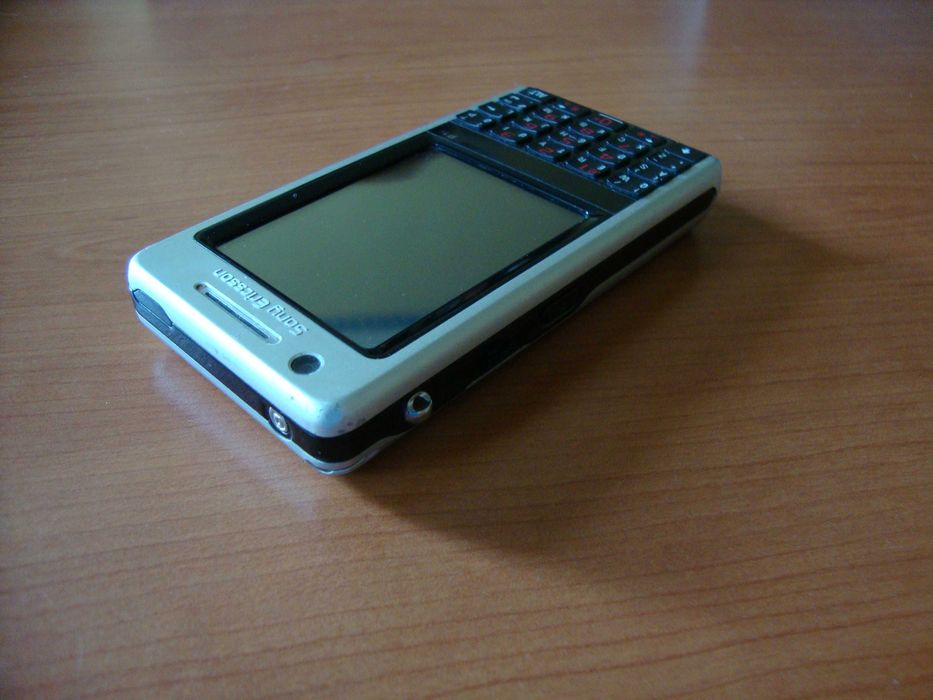 Telefon komórkowy Sony Ericsson P1i - kolekcjonerski, dla konesera