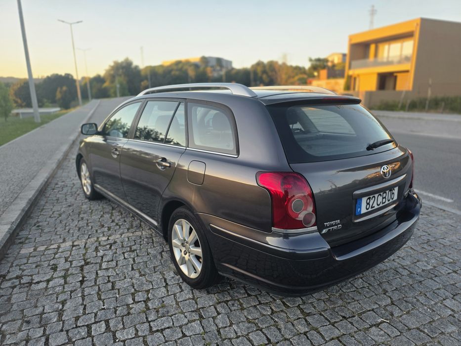 Toyota Avensis SW T25 2.0 D4D Bom Estado