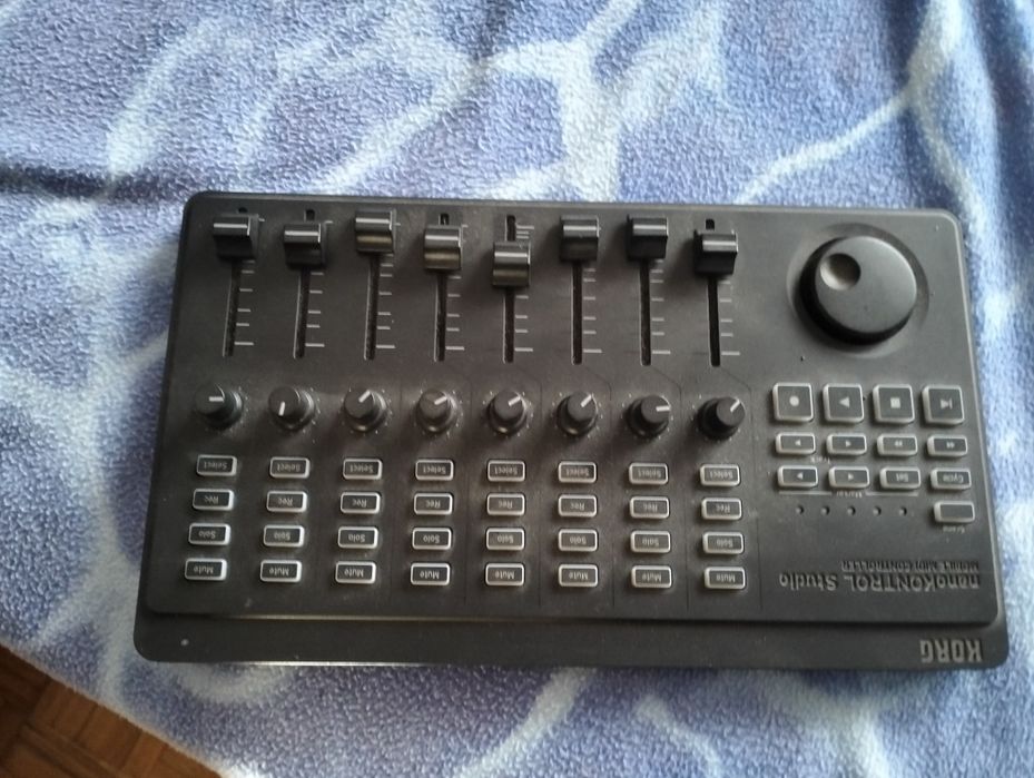 Mesa de Maxiagem - "Korg nanoKontrol Studio" - Novíssima