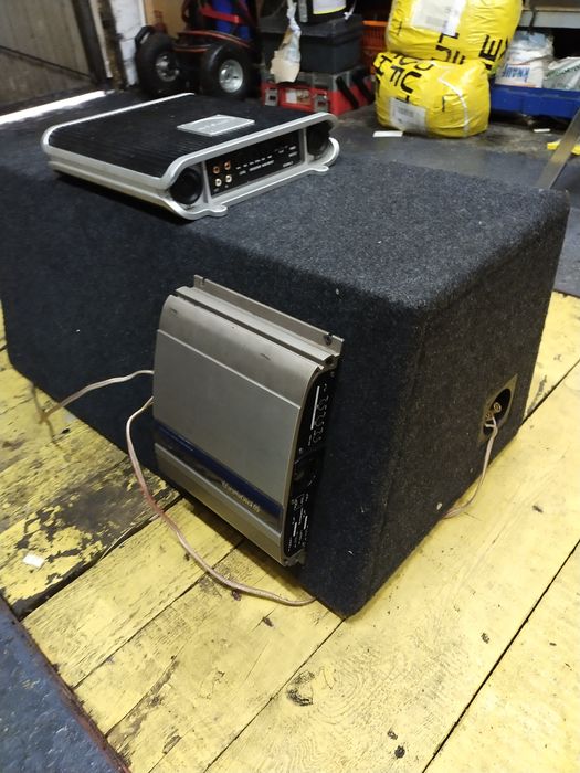 Subwoofer 2•głosnik JBL car audio