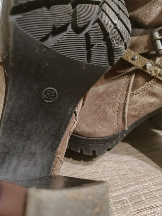 Botki Bruno Banani 38