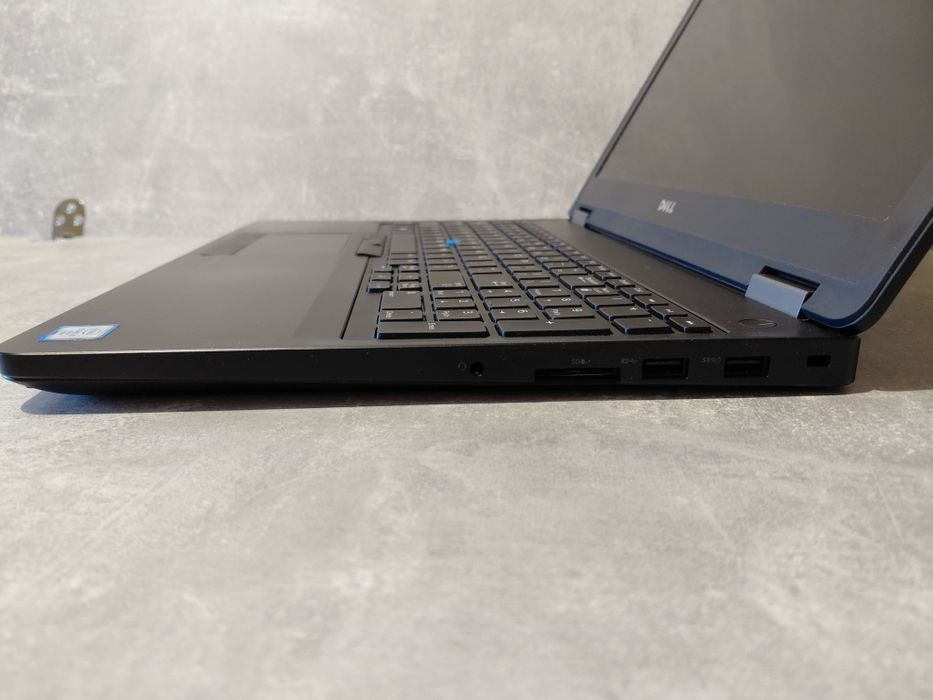 ТОП бюджетний варіант Ноутбук Dell 5570