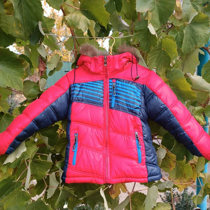 Продам зимову теплу дитячу куртку!