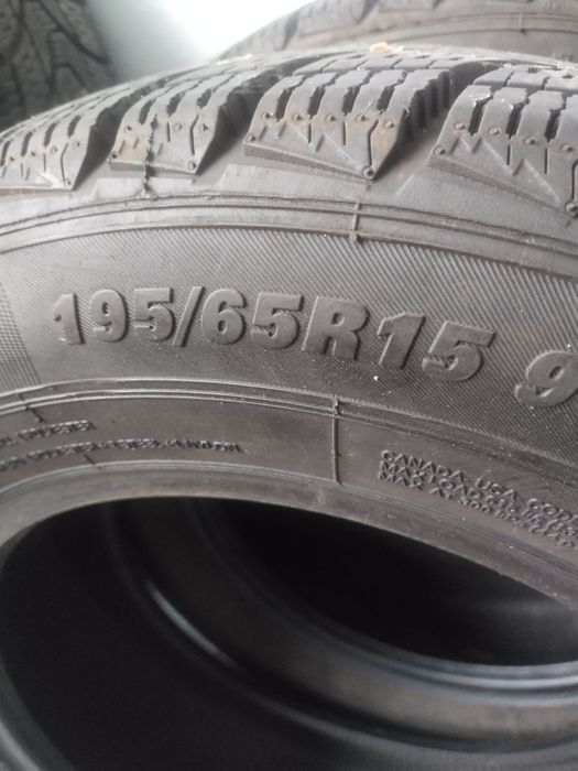 Комплект зимових шин r15 195/65