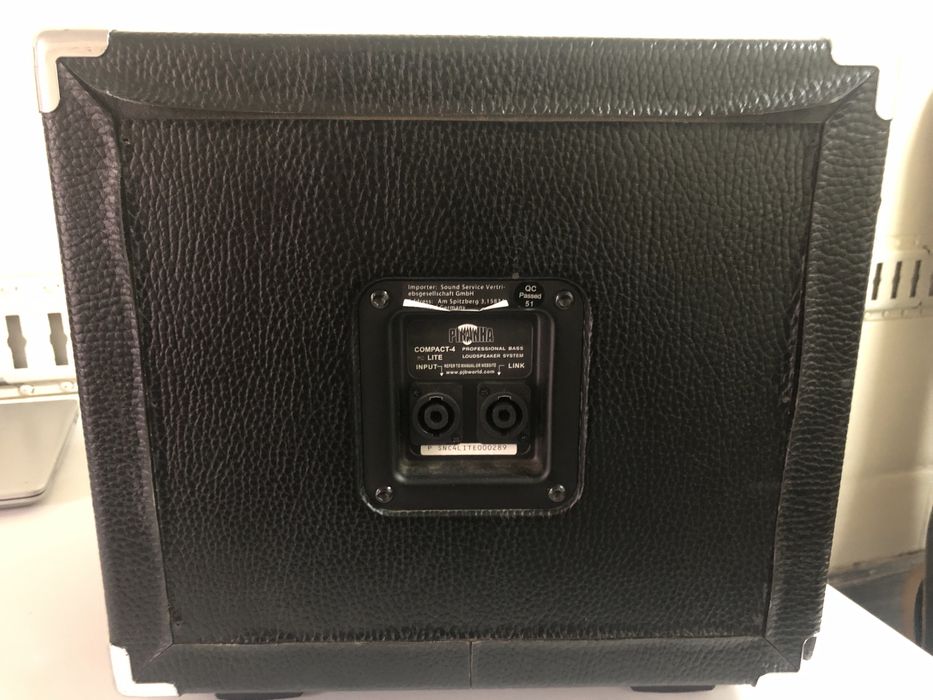 Amplificador Baixo Phil Jones Piranha C4 Bass Cabinet BK