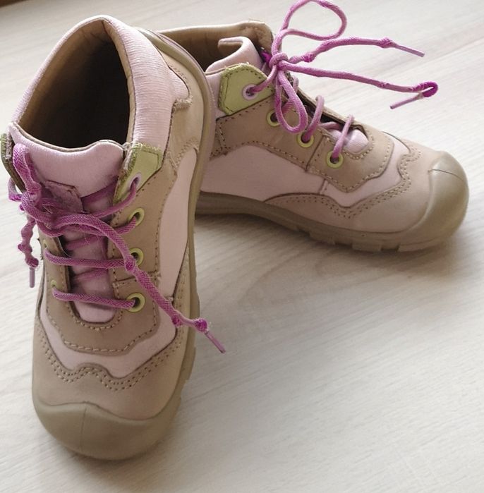 Dziewczęce buty sportowe