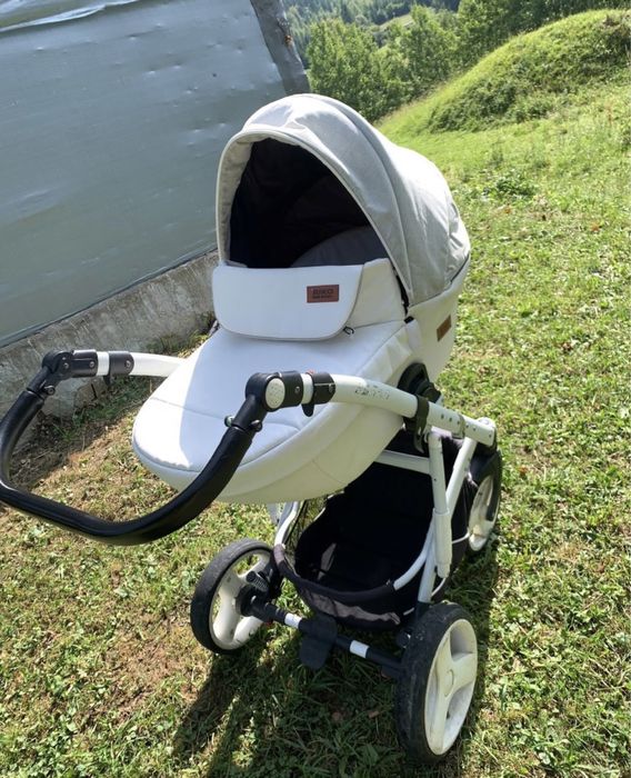 Продам коляску Riko