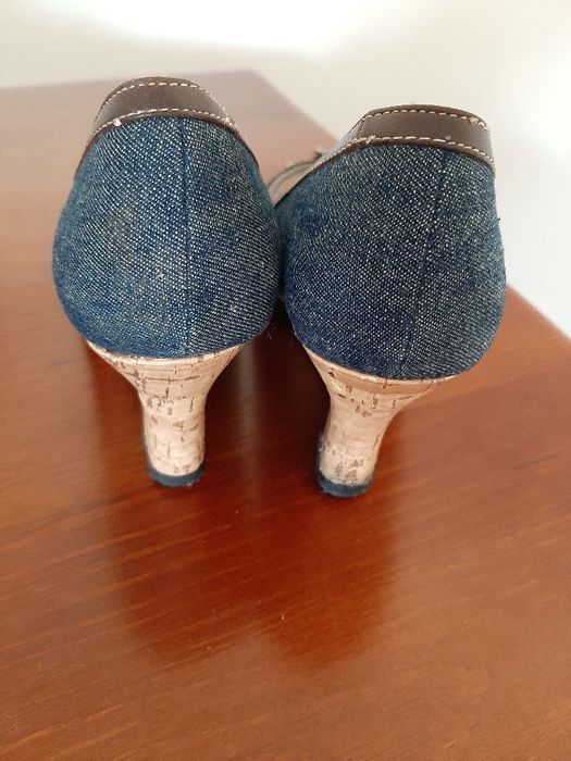 Sapatos de cunha