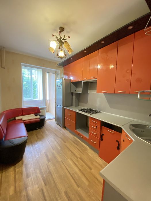 Продаж 1 кімнатної квартири-43,5 м2 по вулиці Героїв Гостомеля з мінімальним оформленням і газом