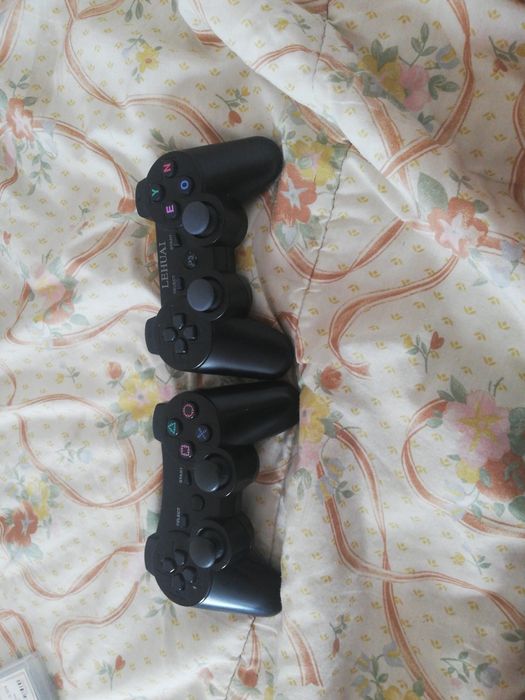 PS3+ 2 Controllers + 2 Games64741160184066122