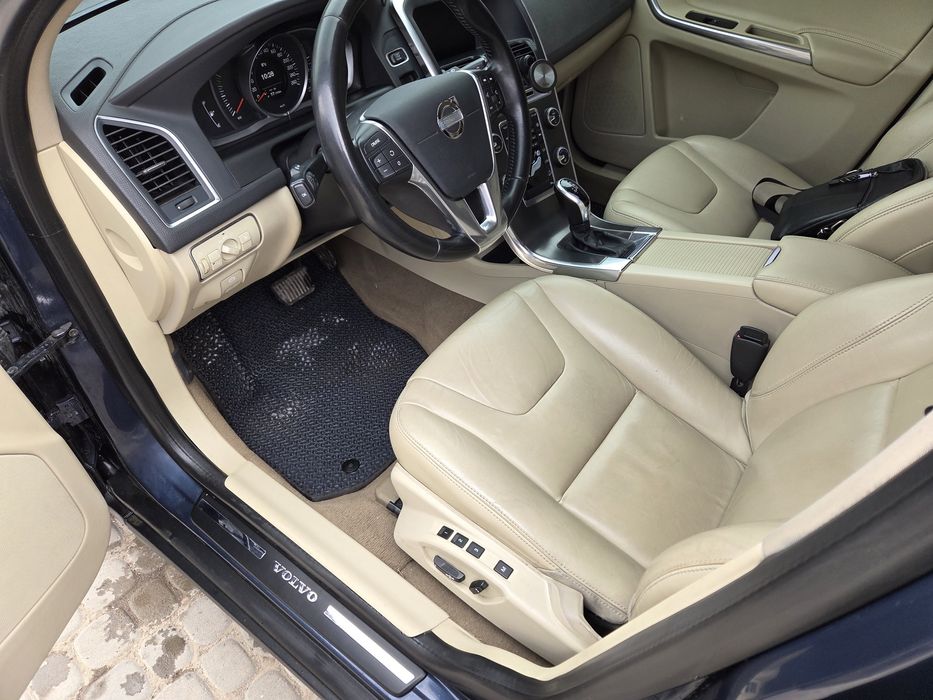 Volvo XC60 продаж