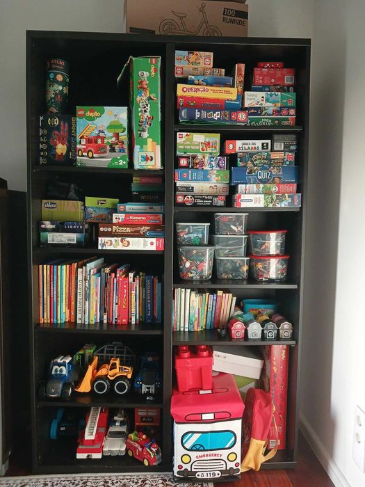 Movel com prateleiras IKEA