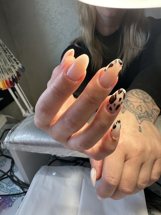 Манікюр на дому.