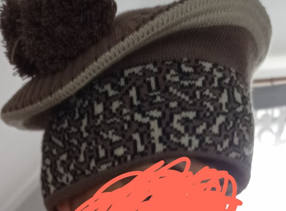 Dzianinowy beret damski