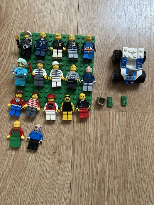 Lego variado minifiguras e mais