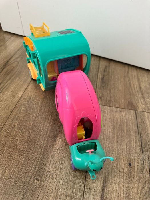 Polly pocket camper