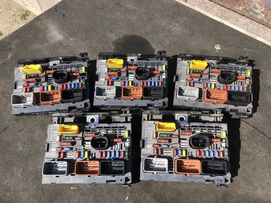 Блок запобіжників BSM Peugeot 3008 5008 Citroën Блок Предохранителей