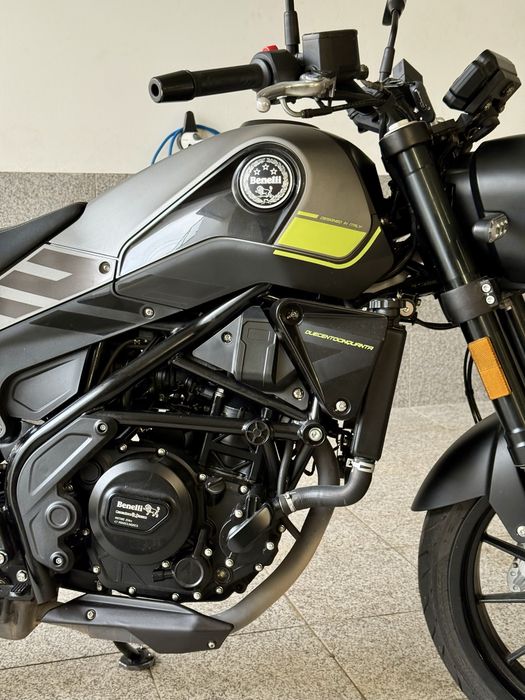 Moto Benelli Leoncino 250