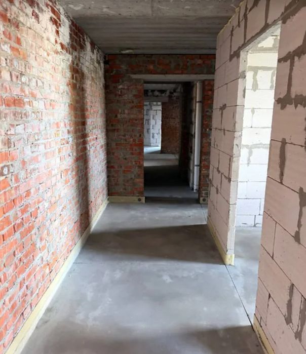Продаж 2к квартири 61 кв. м на вул. Галицька