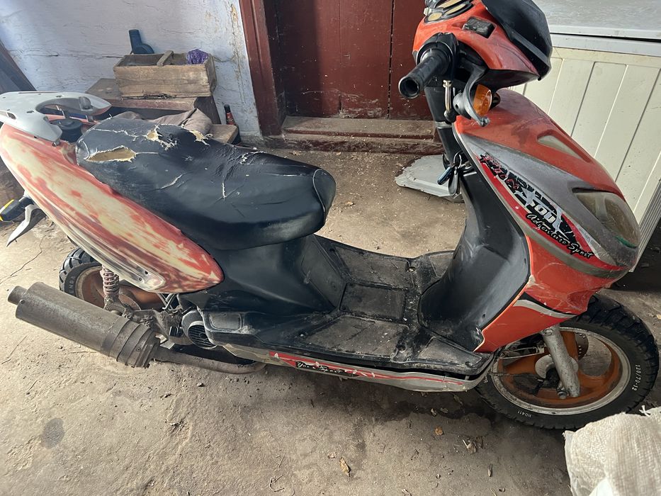 Продам скутер Sym