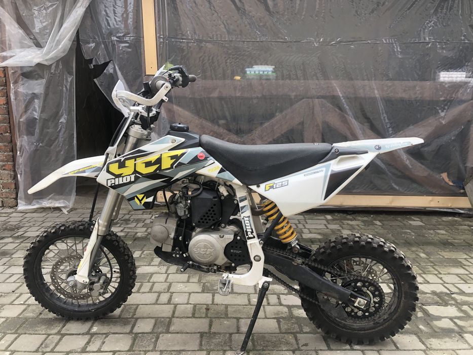 Кросовий мотоцик