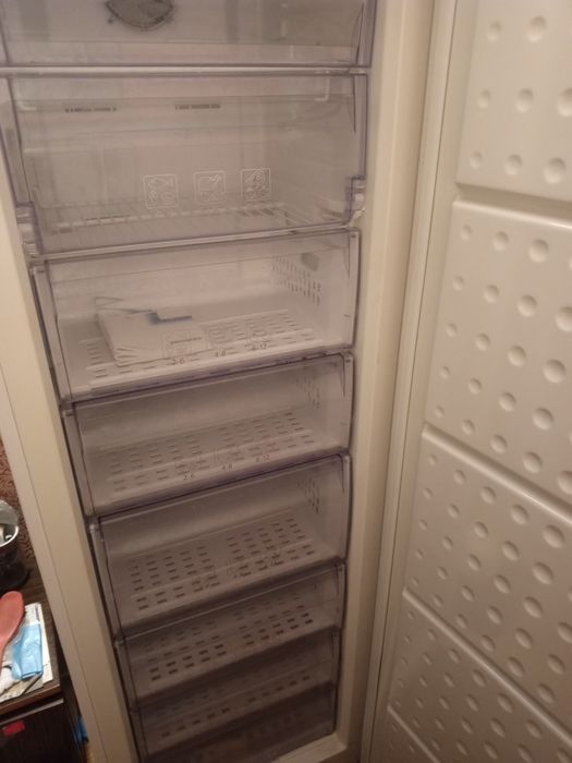 морозильна камера Беко