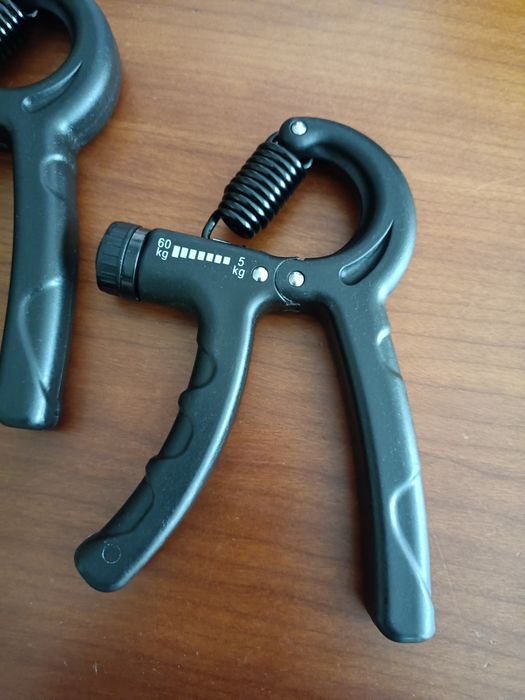 Hand Springs for Muscle Training64585056446211122